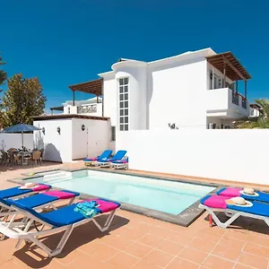  Villa Helena By